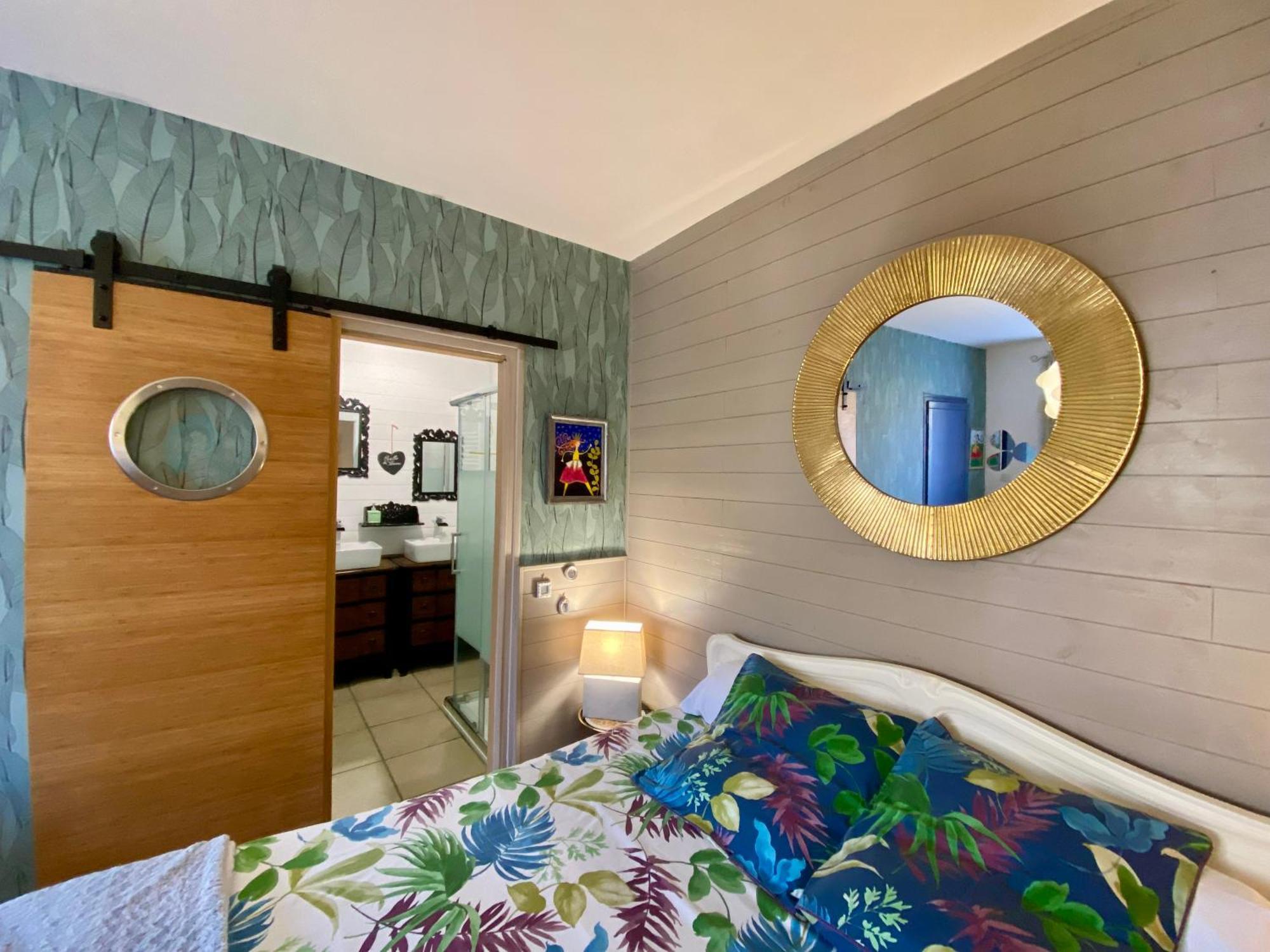 Le Cocon Boheme - Maison Climatisee Au Coeur De Sarlat - Parking - Piscine Chauffee - Spa Et Massages Экстерьер фото